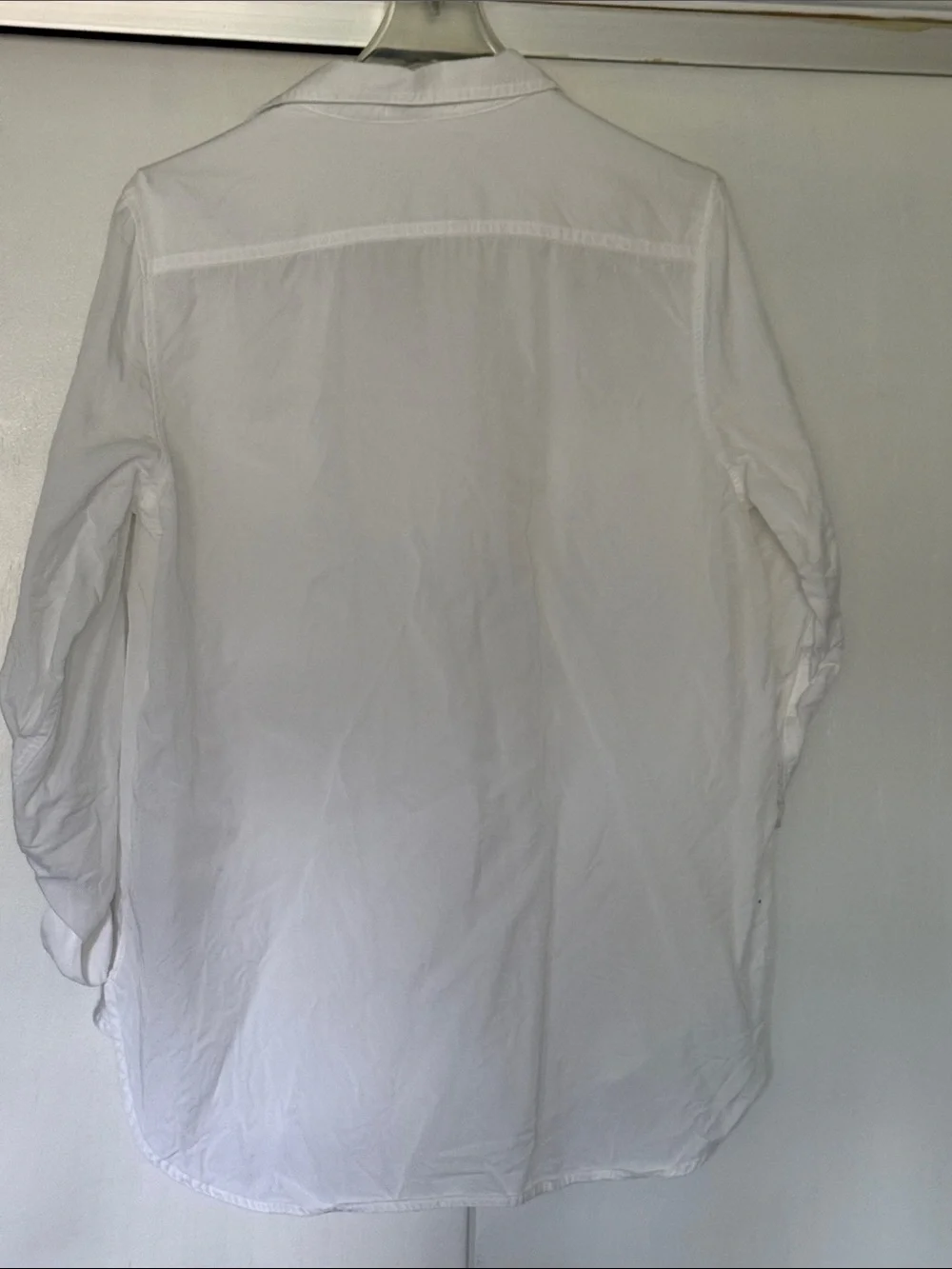 Babaton Aritzia White Roll-Tab Button-Down Shirt - M